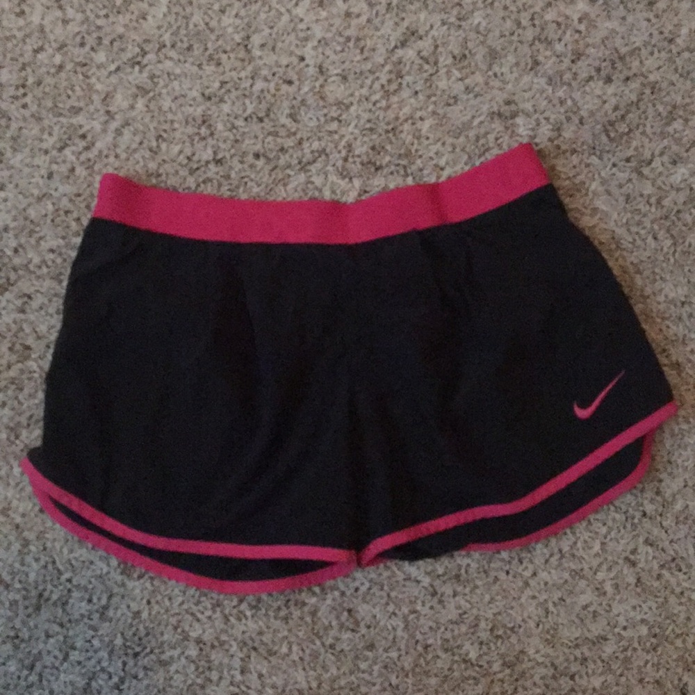 Black Nike shorts